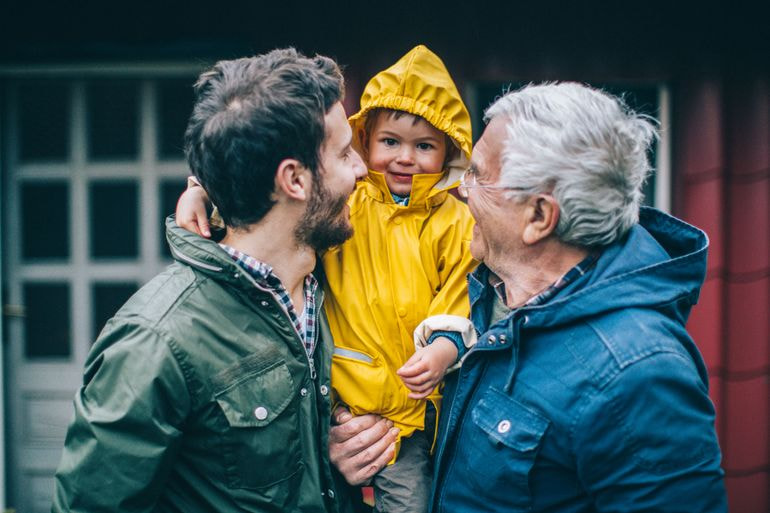 Strepsils – hero image of family